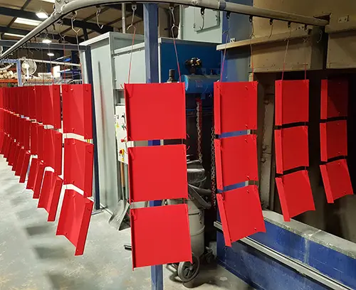 Eigene Pulverlackieranlage